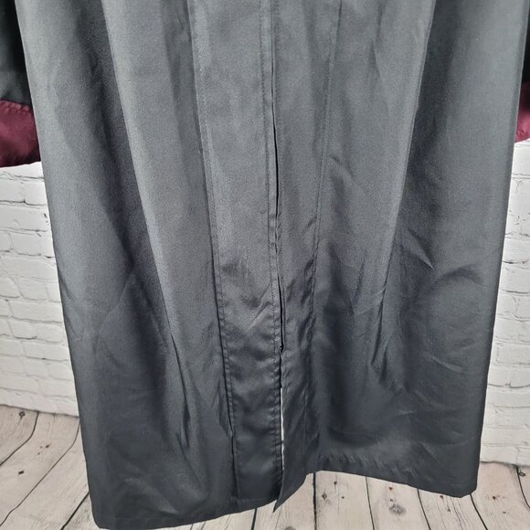 Texas A&M University Aggies Black & Maroon Zipped College Graduation Gown - Picture 4 of 10